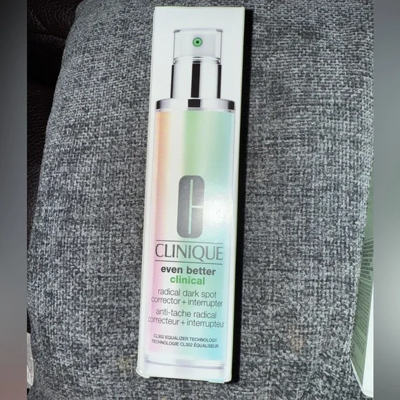 Clinique Silver and White Serum & Face Oil Skincare